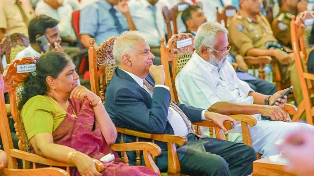 கிளிநொச்சியில் 1700 காணி உறுதிகள் வழங்கிவைப்பு 