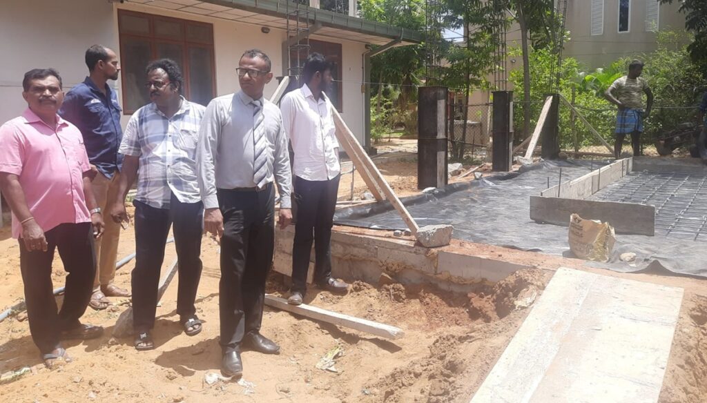 சாவகச்சேரி ஆதார வைத்தியசாலைக்கு தற்காலிக மின்பிறப்பாக்கி வழங்கி வைப்பு