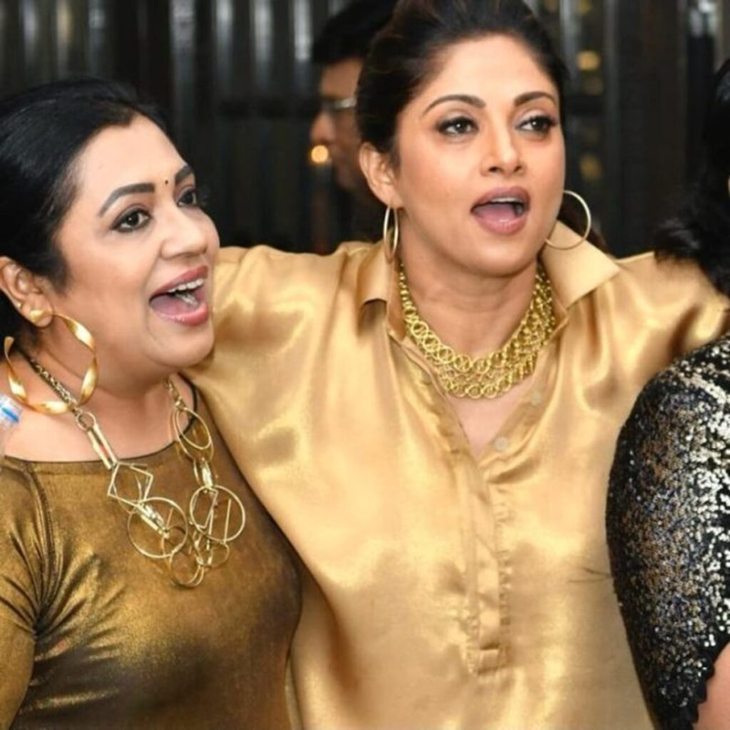 நதியாவின் பிறந்தநாள் கொண்டாட்டத்தில் பாக்யராஜ், பூர்ணிமா