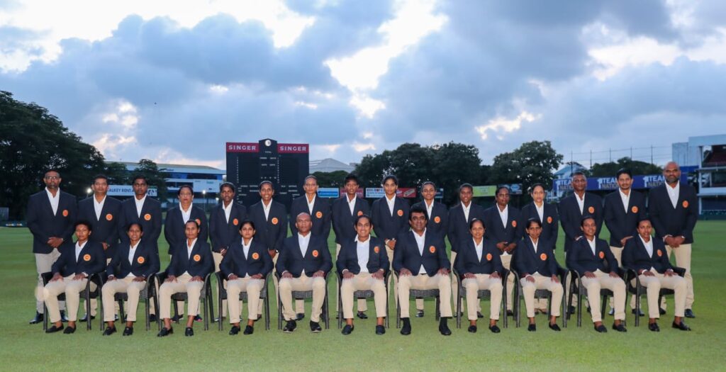 டி20 உலகக் கிண்ணம்: நாட்டிலிருந்து புறப்பட்ட இலங்கை குழாம்