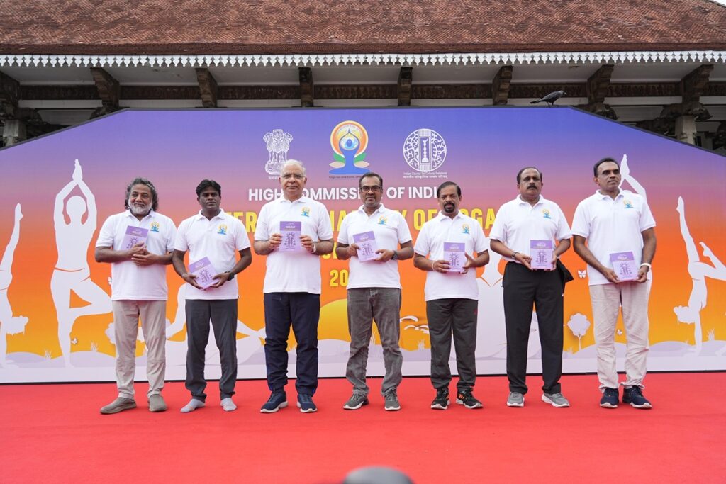 கொழும்பில் கோலாகலமாக நடைபெற்ற சர்வதேச யோகா தினம்