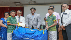 தென் மாகாணத்தில் உள்ள பாடசாலைகளுக்கு கிரிக்கெட் உபகரணங்கள் வழங்கி வைப்பு!